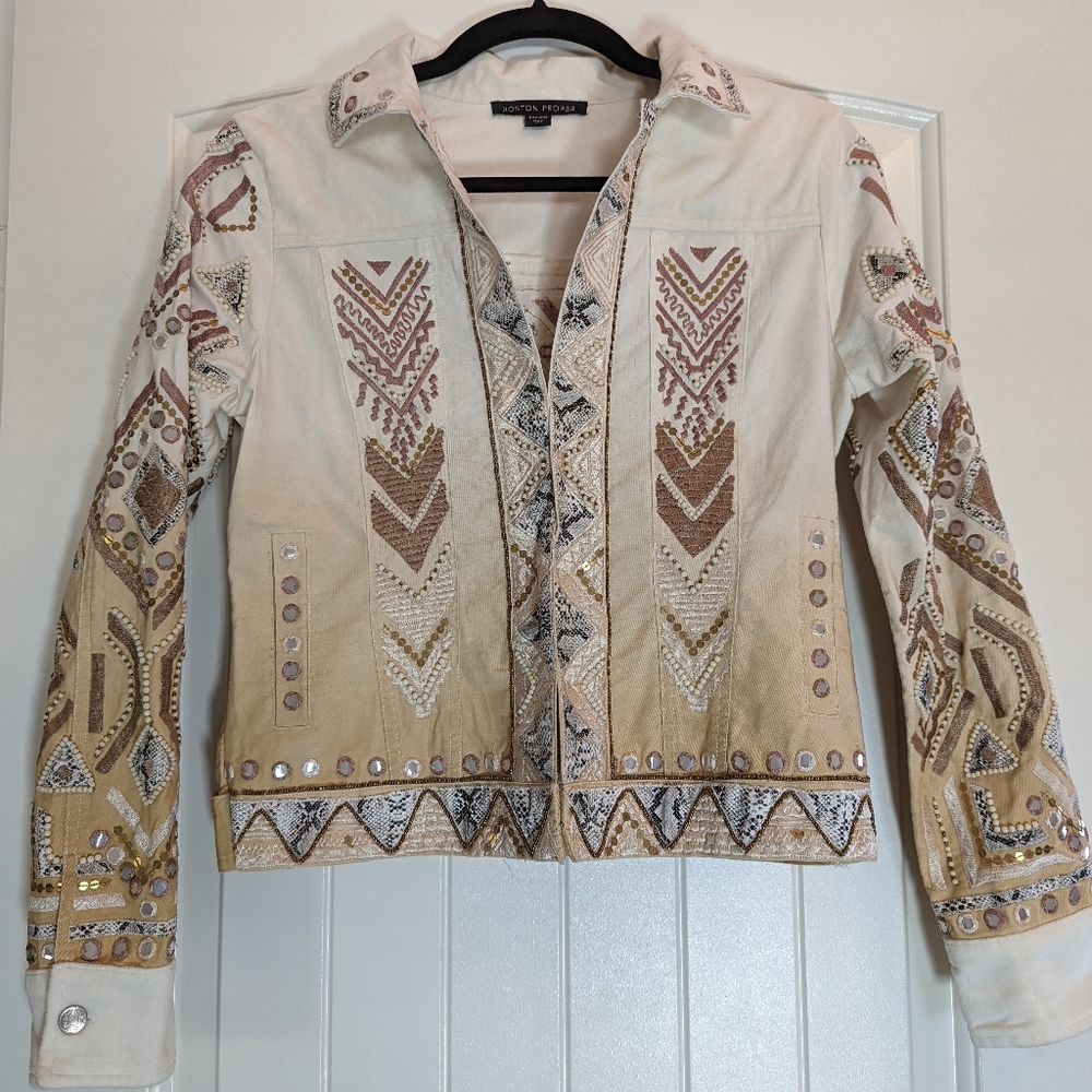 Boston Proper embellished tan ombré denim jacket. Size xxs